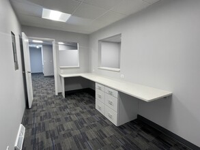 6800 Main St, Downers Grove, IL for lease Interior Photo- Image 2 of 4