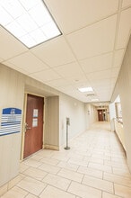 7200 W Cathedral Rock Dr, Las Vegas, NV for sale Interior Photo- Image 2 of 30