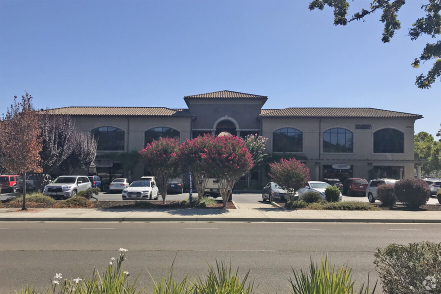 8050-8080 Santa Teresa Blvd, Gilroy, CA for lease - Building Photo - Image 2 of 7