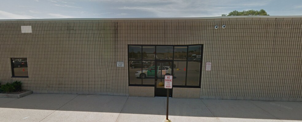 6063 6245 N Teutonia Ave Milwaukee Wi 53209 Silver Mill Loopnet Com