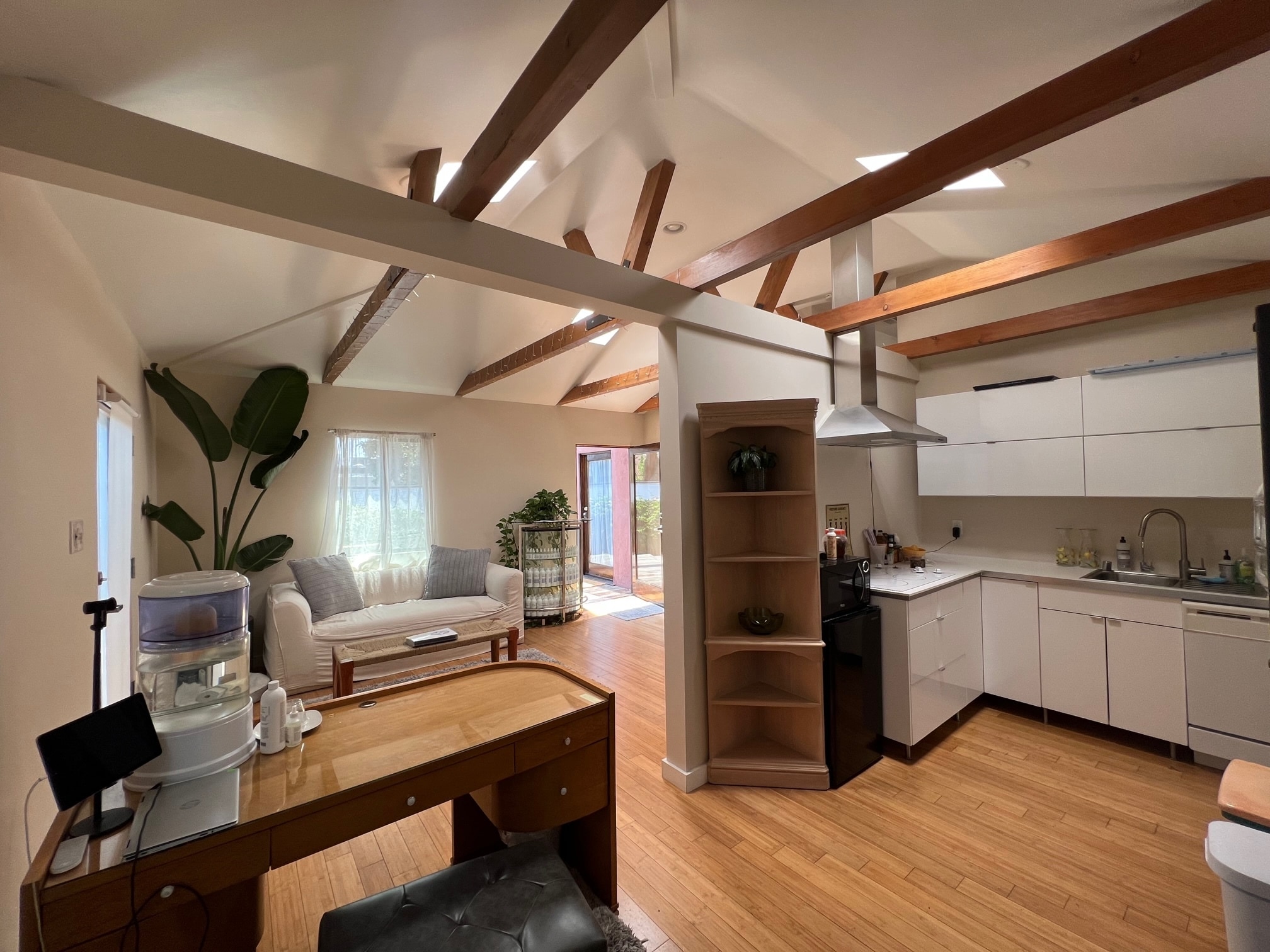 3379-3383 Robertson Pl, Los Angeles, CA for lease Interior Photo- Image 1 of 2