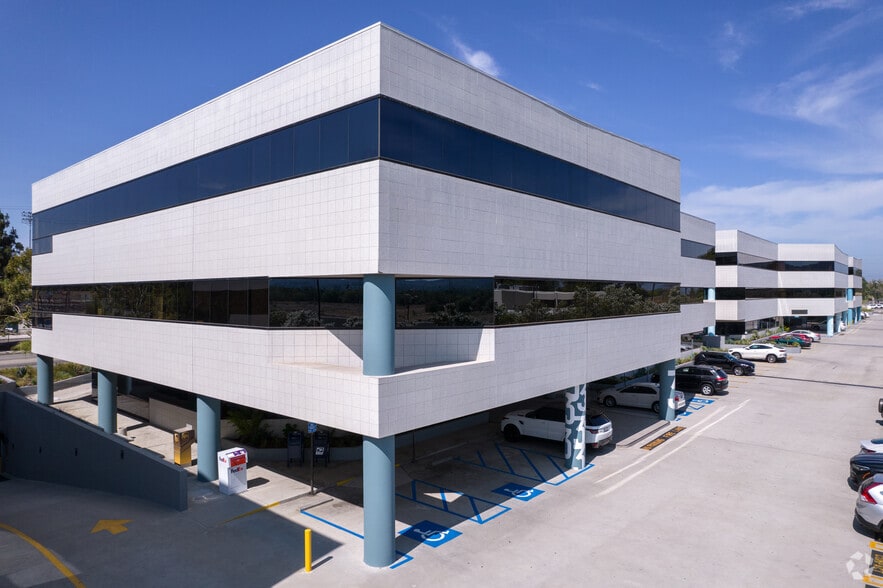 6345 Balboa Blvd, Encino, CA for lease - Building Photo - Image 3 of 24