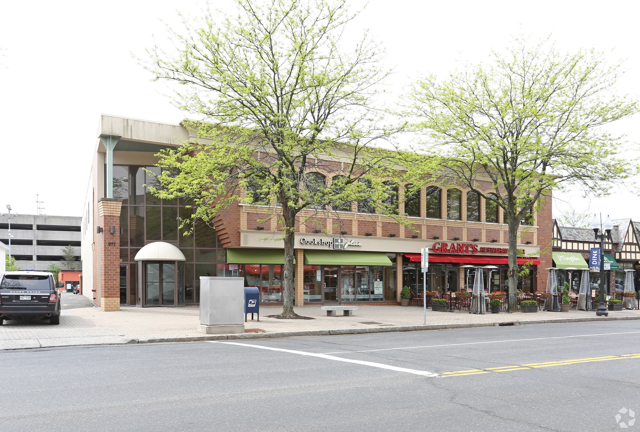 977 Farmington Ave, West Hartford, CT for lease Primary Photo- Image 1 of 3