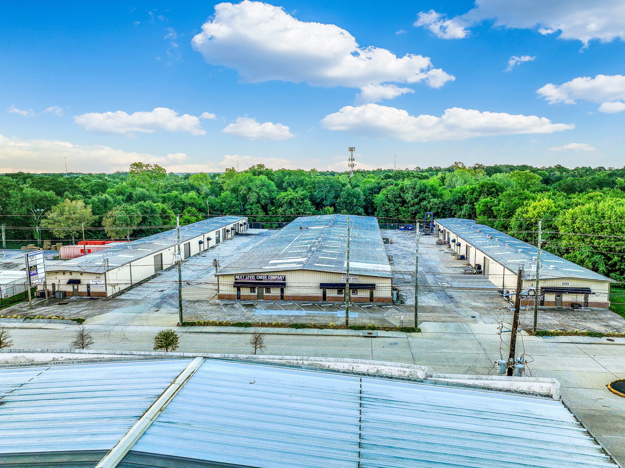 2423 Greens Rd, Houston, TX for lease Building Photo- Image 1 of 15