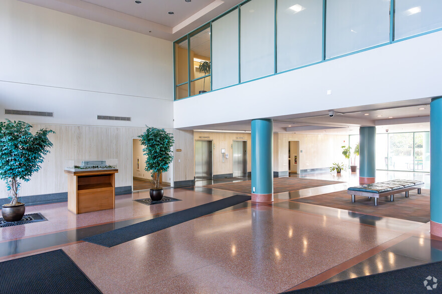 3260 Blume Dr, Richmond, CA for lease - Lobby - Image 2 of 7