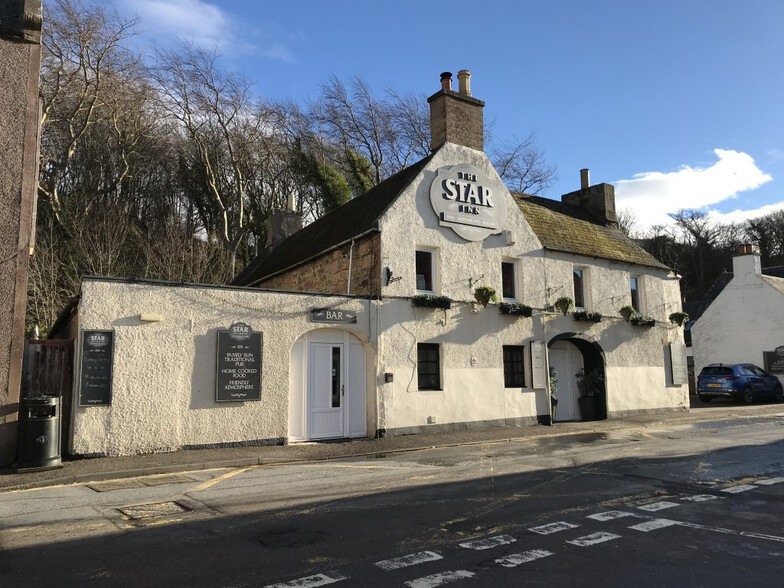 The Star Inn Pub & Letting Rooms High St portfolio of 2 properties for sale on LoopNet.com - Primary Photo - Image 1 of 2