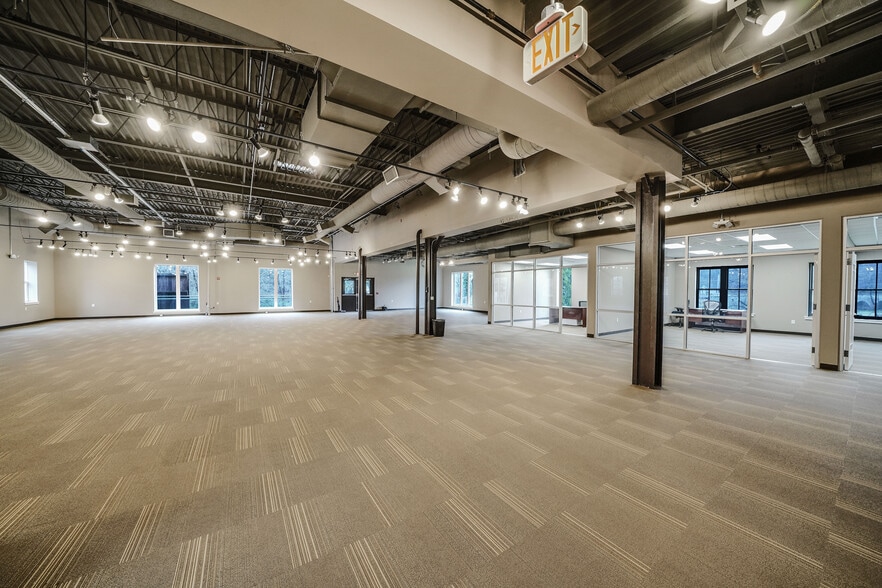 1333 Lenape Rd, West Chester, PA for sale - Interior Photo - Image 3 of 15