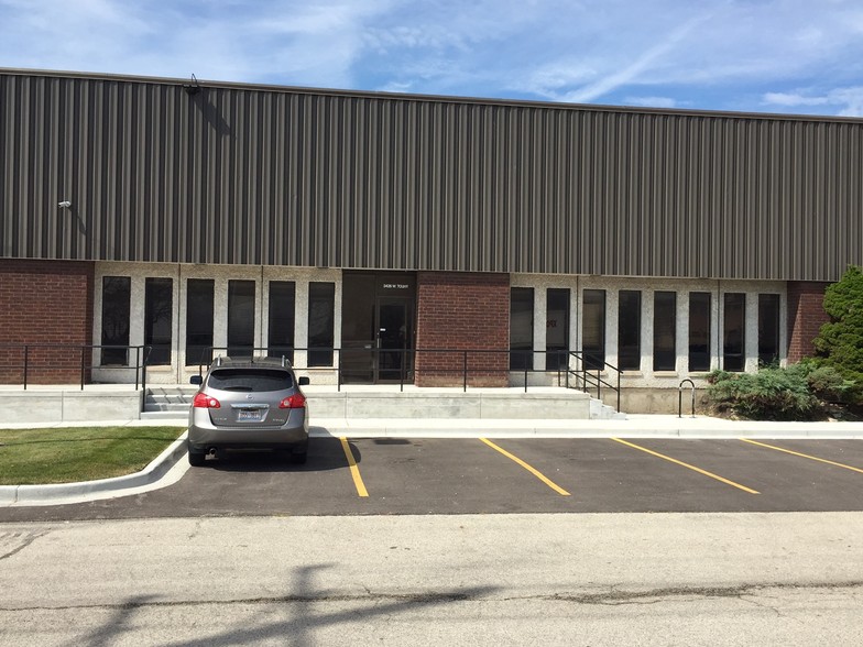 3410-3426 W Touhy Ave, Skokie, IL for lease - Building Photo - Image 2 of 8