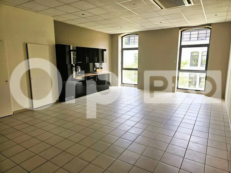 Office in Soissons for lease - Interior Photo - Image 1 of 4