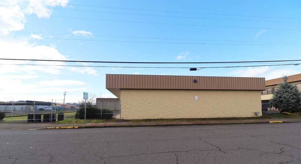 960 Conger St, Eugene, OR for lease - Building Photo - Image 2 of 8