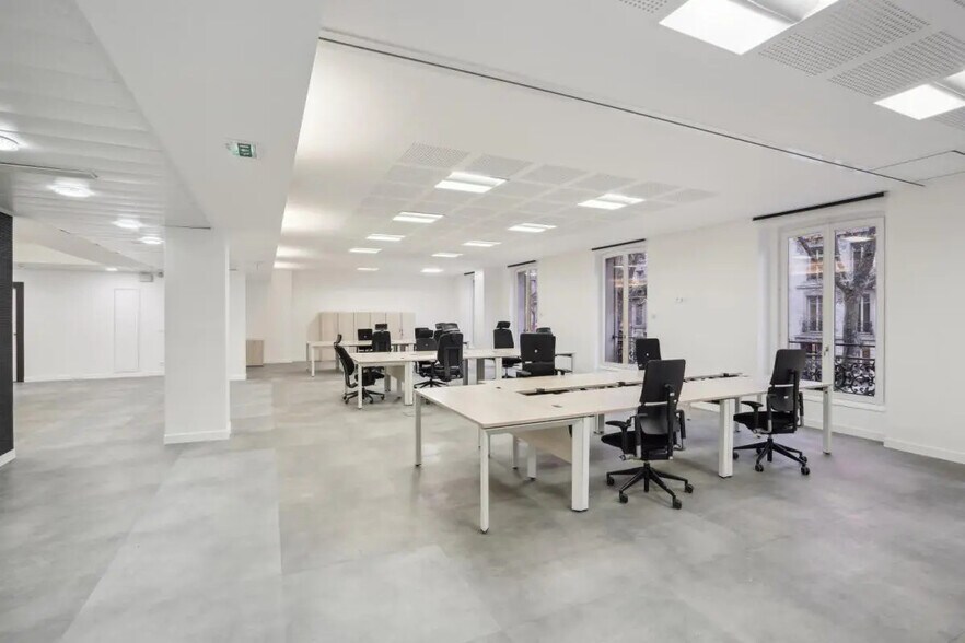 148 Boulevard Haussmann, Paris for lease - Interior Photo - Image 2 of 17