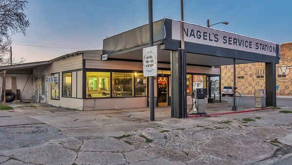 202 W Main St, Edna, TX for sale Primary Photo- Image 1 of 1