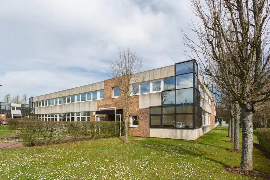 4 Route De Gisy, BIÈVRES for lease - Building Photo - Image 2 of 7