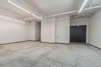 160 Rue Saint-Viateur E, Montréal, QC for lease Building Photo- Image 2 of 5