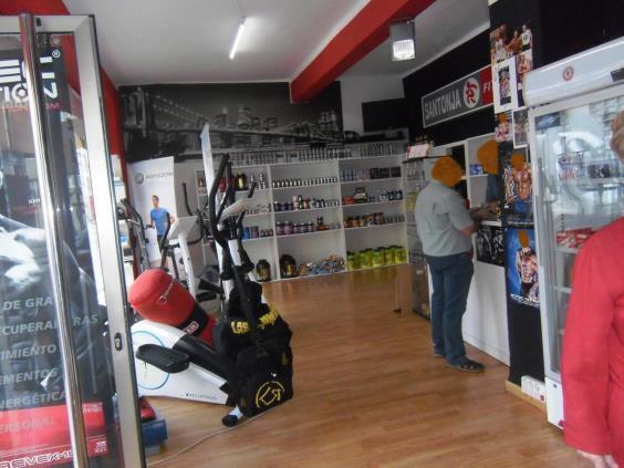 Retail in Ponferrada for lease - Building Photo - Image 3 of 5