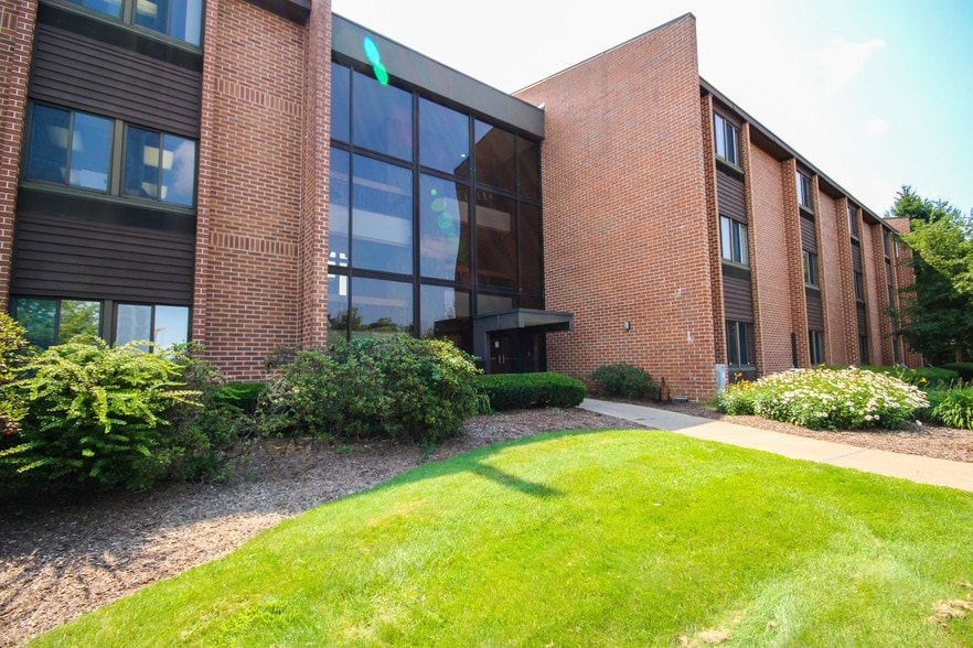 270 Walker Dr, State College, PA for lease - Building Photo - Image 1 of 17