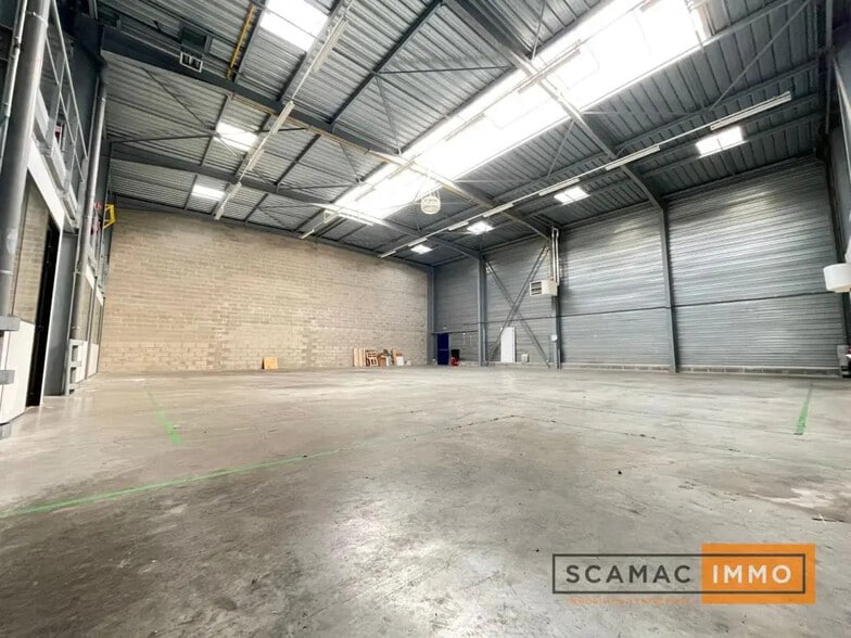 Flex in Chilly-Mazarin for lease - Building Photo - Image 2 of 13