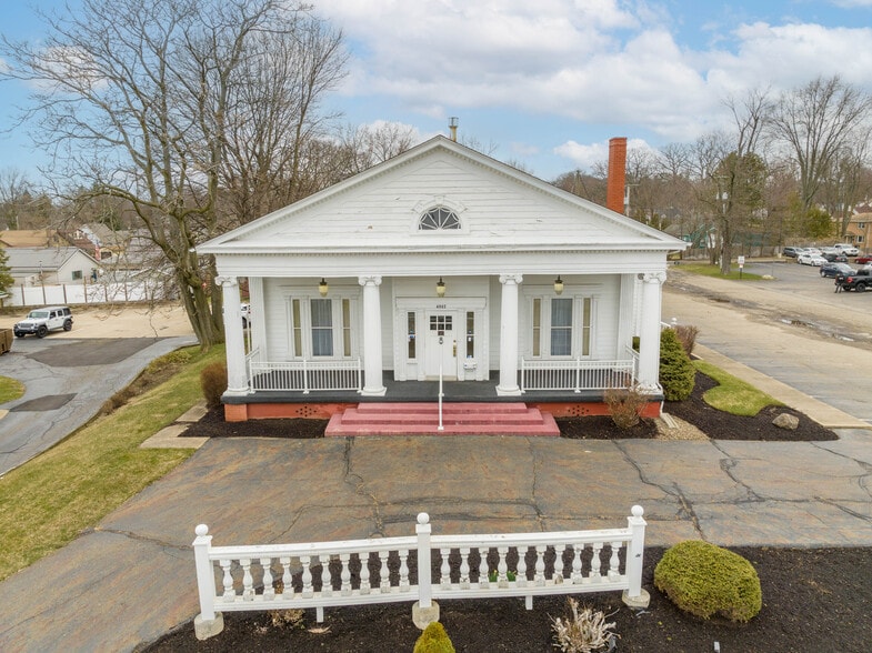 4905 W Tuscarawas St, Canton, OH for lease - Building Photo - Image 2 of 29