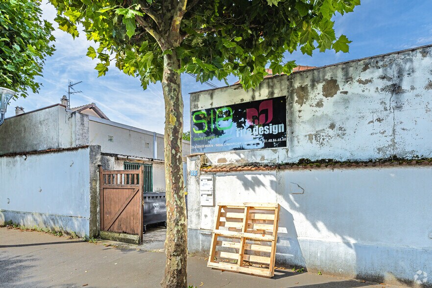 Flex in Champigny-sur-Marne for sale - Building Photo - Image 2 of 8