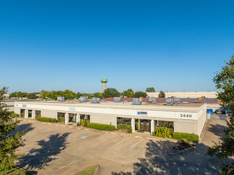 2440 Lacy Ln, Carrollton, TX for lease - Building Photo - Image 2 of 6