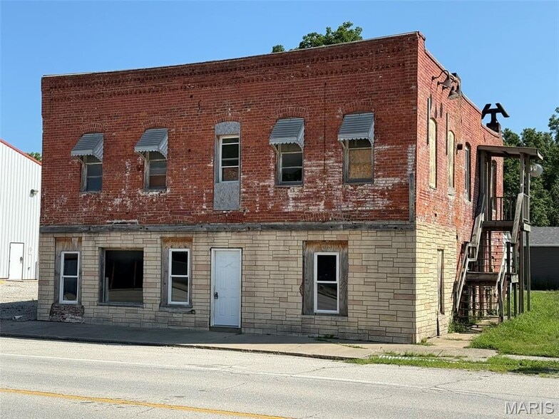 107 W Main St, Coffeen, IL for sale - Building Photo - Image 1 of 47