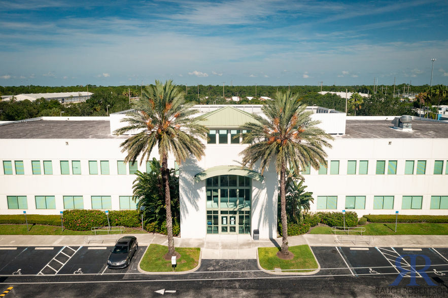 300 NW Peacock Blvd, Port Saint Lucie, FL for sale - Building Photo - Image 3 of 25