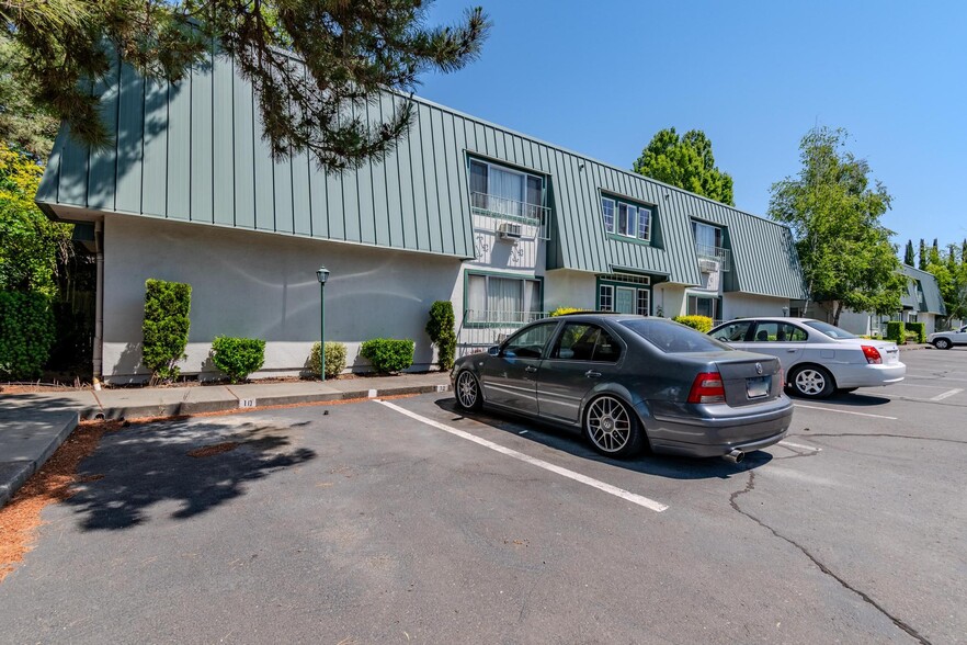 349 W Pine St, Central Point, OR for sale - Building Photo - Image 2 of 7