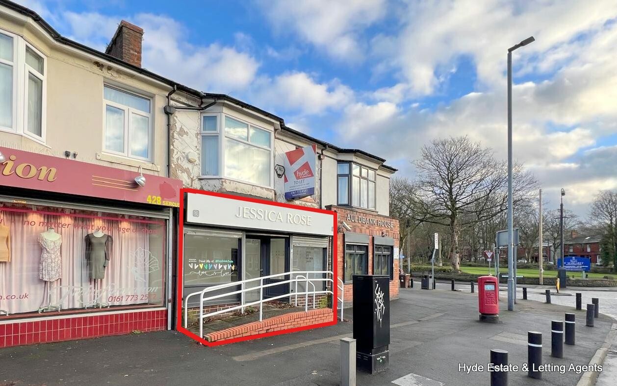 426 Bury Old Rd, Manchester for lease Primary Photo- Image 1 of 9