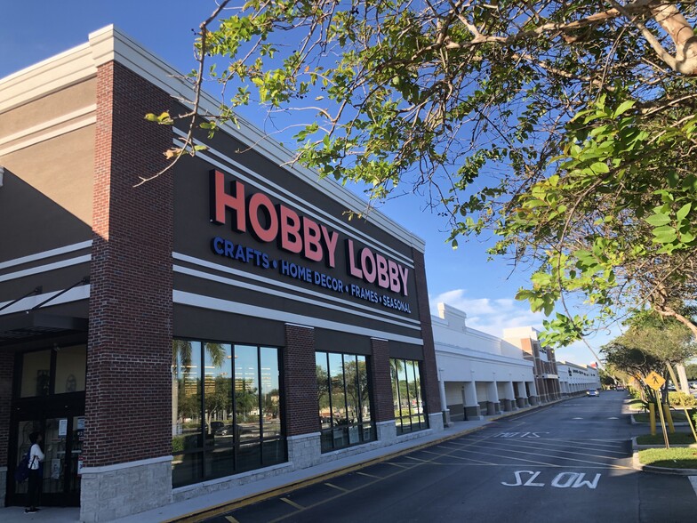 1220 Northlake Blvd, West Palm Beach, FL for lease - Building Photo - Image 2 of 7