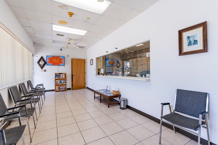 655 N Indiana Ave, Englewood, FL for sale - Building Photo - Image 2 of 51