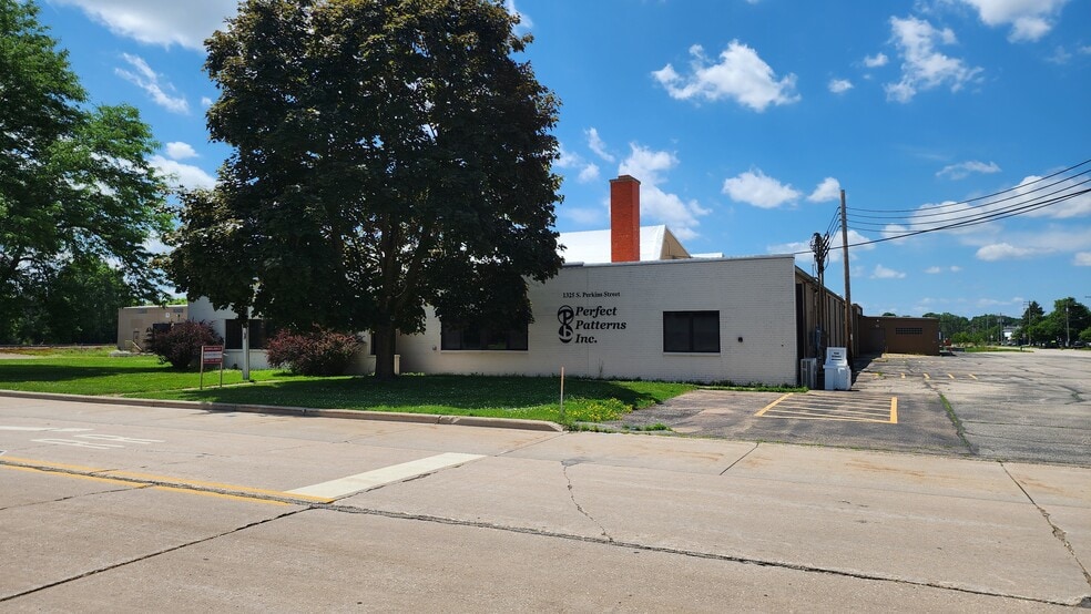 1325 S Perkins St, Appleton, WI for sale - Building Photo - Image 1 of 22