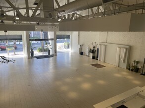 242-246 N Beverly Dr, Beverly Hills, CA for lease Interior Photo- Image 2 of 13