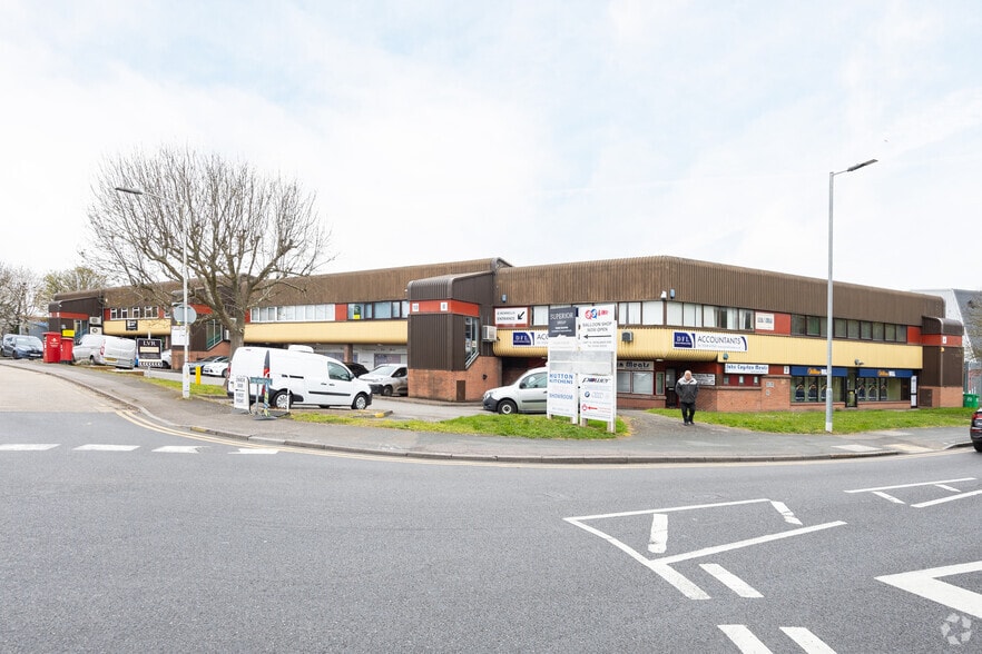 Hemmells, Basildon for lease - Building Photo - Image 1 of 5