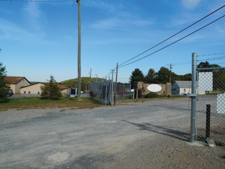 1524 Grafton Rd, Morgantown, WV for sale - Primary Photo - Image 1 of 1