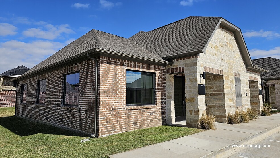 2601 Little Elm Pkwy, Little Elm, TX for lease - Building Photo - Image 2 of 16