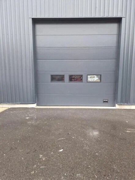 Flex in SAINT-OUEN-L'AUMONE for lease - Building Photo - Image 3 of 7