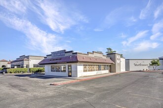 4400-4530 N Rancho Dr, Las Vegas, NV for lease Building Photo- Image 1 of 7