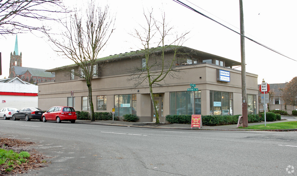 5339 Roosevelt Way NE, Seattle, WA for lease - Building Photo - Image 1 of 16