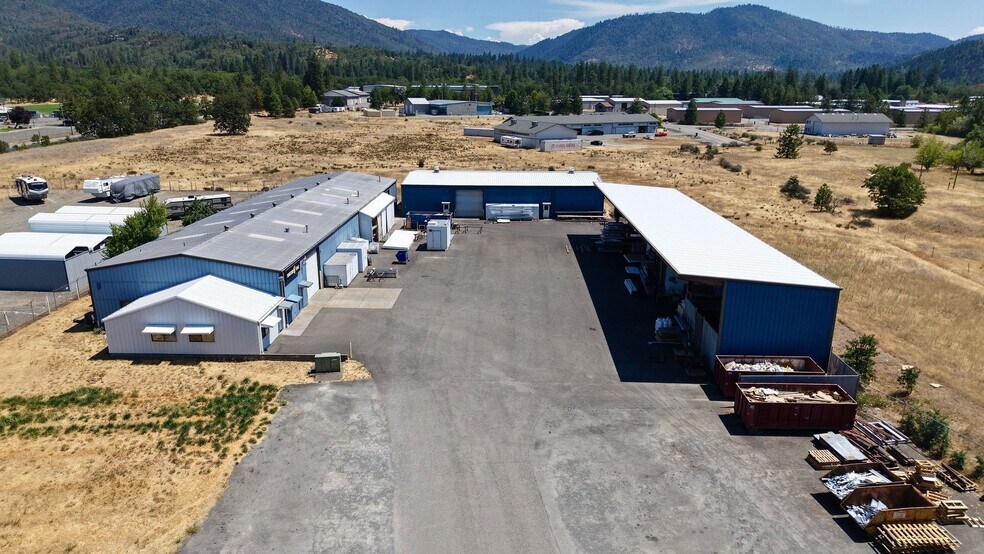 5887 Monument Dr, Grants Pass, OR for sale - Building Photo - Image 2 of 19