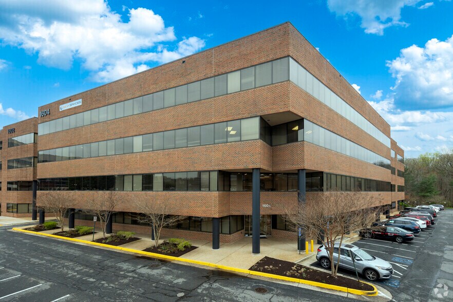 1604 Spring Hill Rd, Vienna, VA for lease - Primary Photo - Image 1 of 19