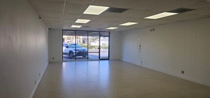 302-306 W Lantana Rd, Lake Worth, FL for lease Interior Photo- Image 2 of 5