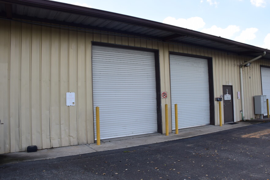 3038 N John Young Pky, Orlando, FL for lease - Building Photo - Image 1 of 13