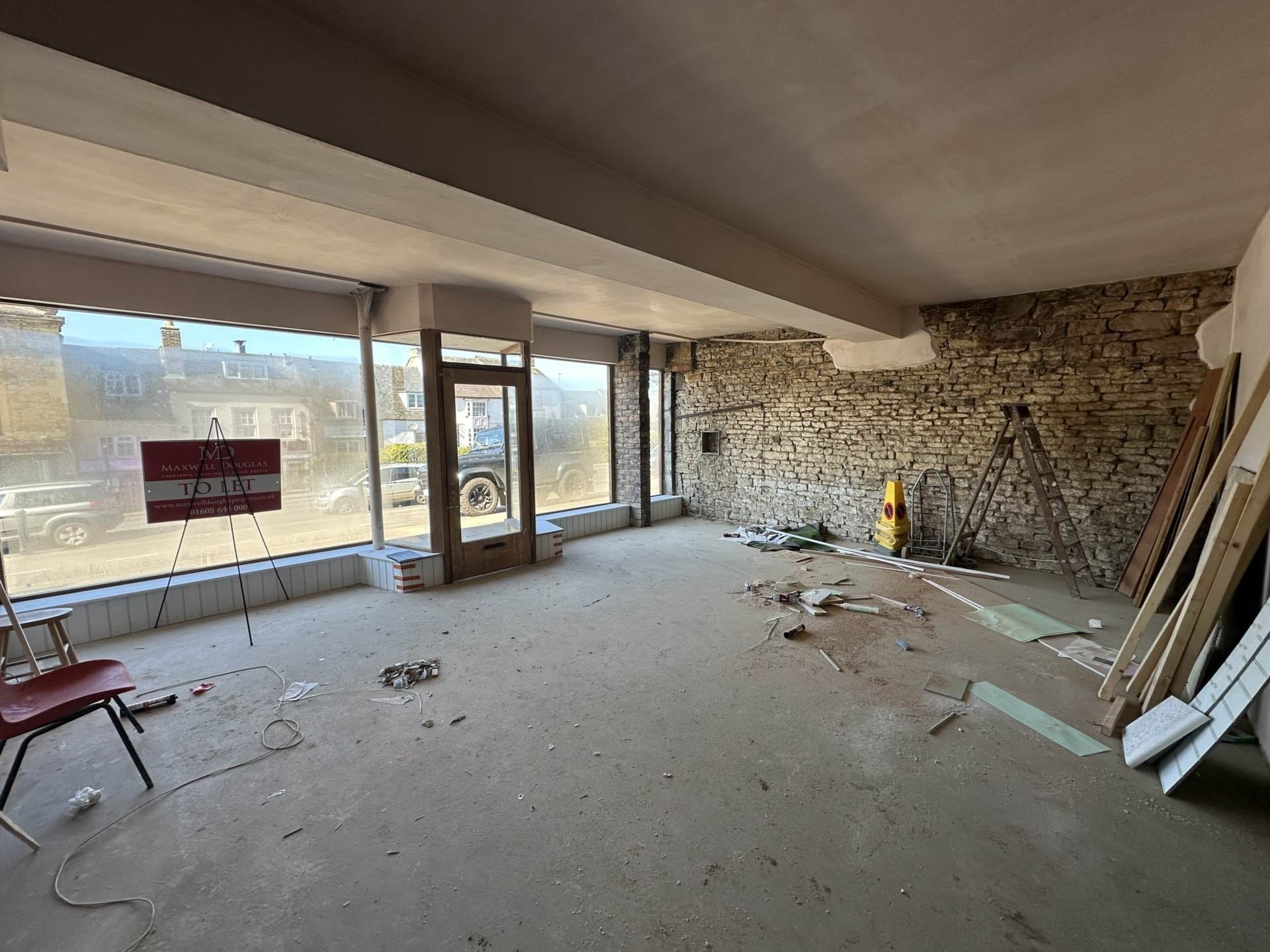 19 High St, Chipping Norton for lease Interior Photo- Image 1 of 4