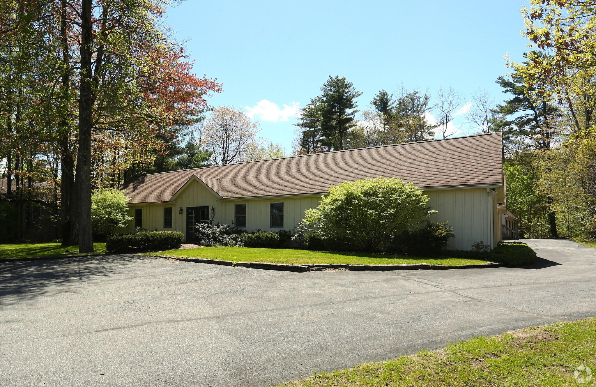 1557 Us-9, Queensbury, NY for sale Primary Photo- Image 1 of 1