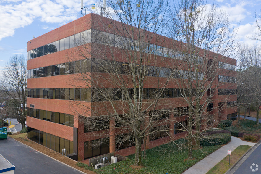 975 Johnson Ferry Rd NE, Atlanta, GA for lease - Building Photo - Image 2 of 5