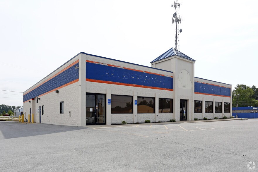 2144 Elida Rd, Lima, OH 45805