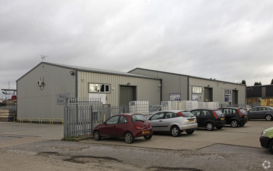 Shannon Way, Canvey Island for sale - Primary Photo - Image 1 of 1