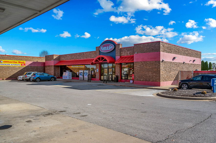 102 S Ridgecrest Ave, Nixa, MO for sale - Primary Photo - Image 1 of 7