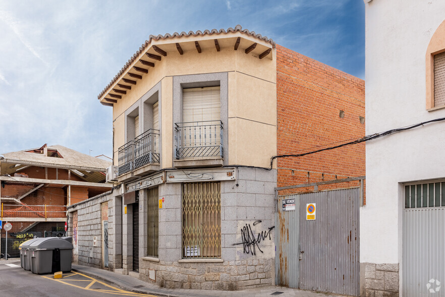 Calle Cruz de San Francisco, 53, Colmenar Viejo, Madrid for lease - Building Photo - Image 1 of 3