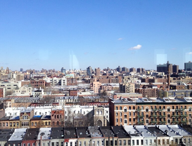 423 E 138TH St, Bronx, NY for lease - Building Photo - Image 3 of 7